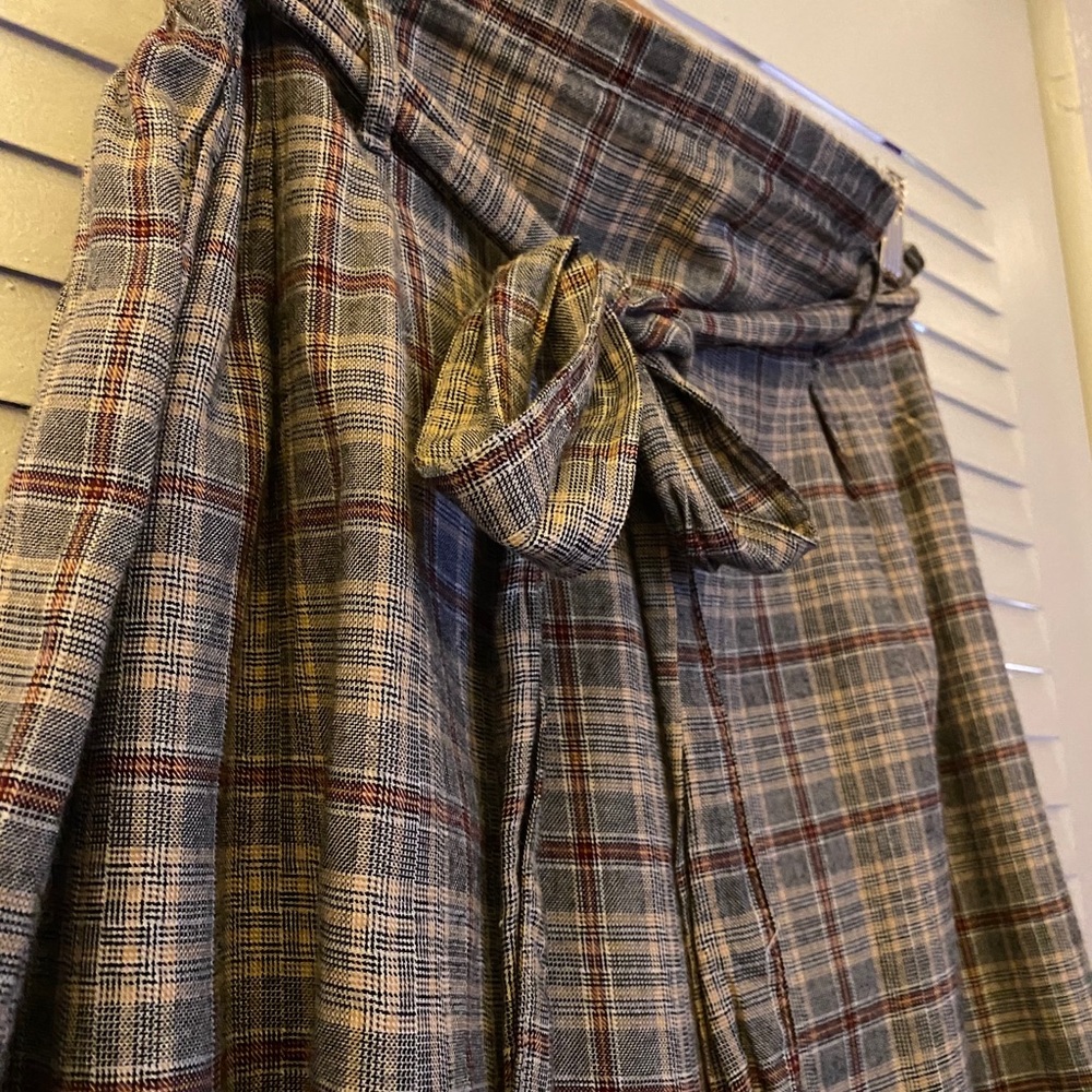 Plaid belted skirt